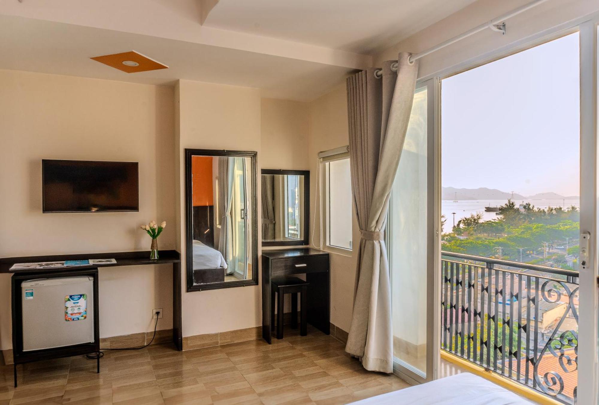 Melyna Hotel Nha Trang Beach Esterno foto