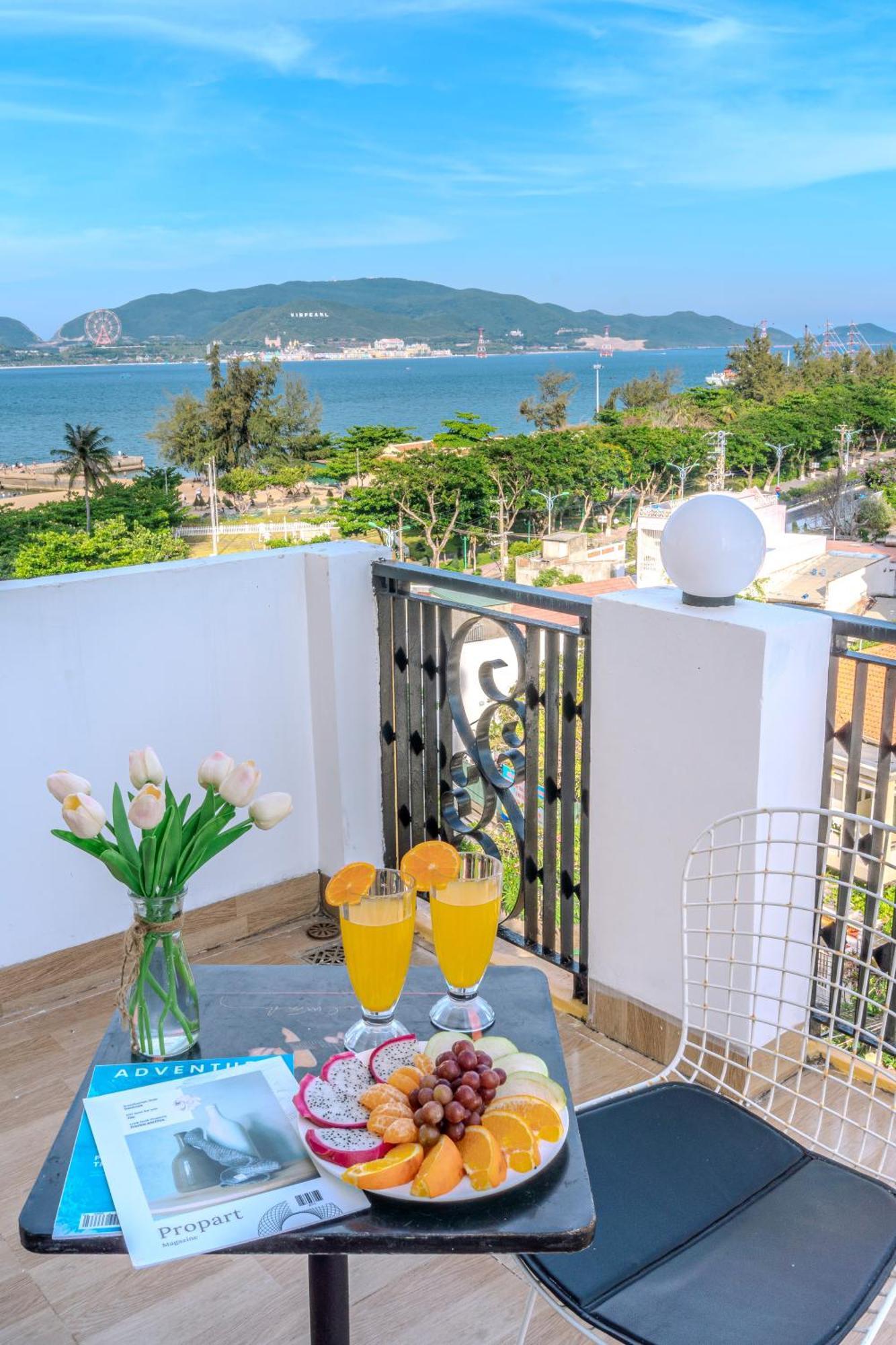 Melyna Hotel Nha Trang Beach Esterno foto