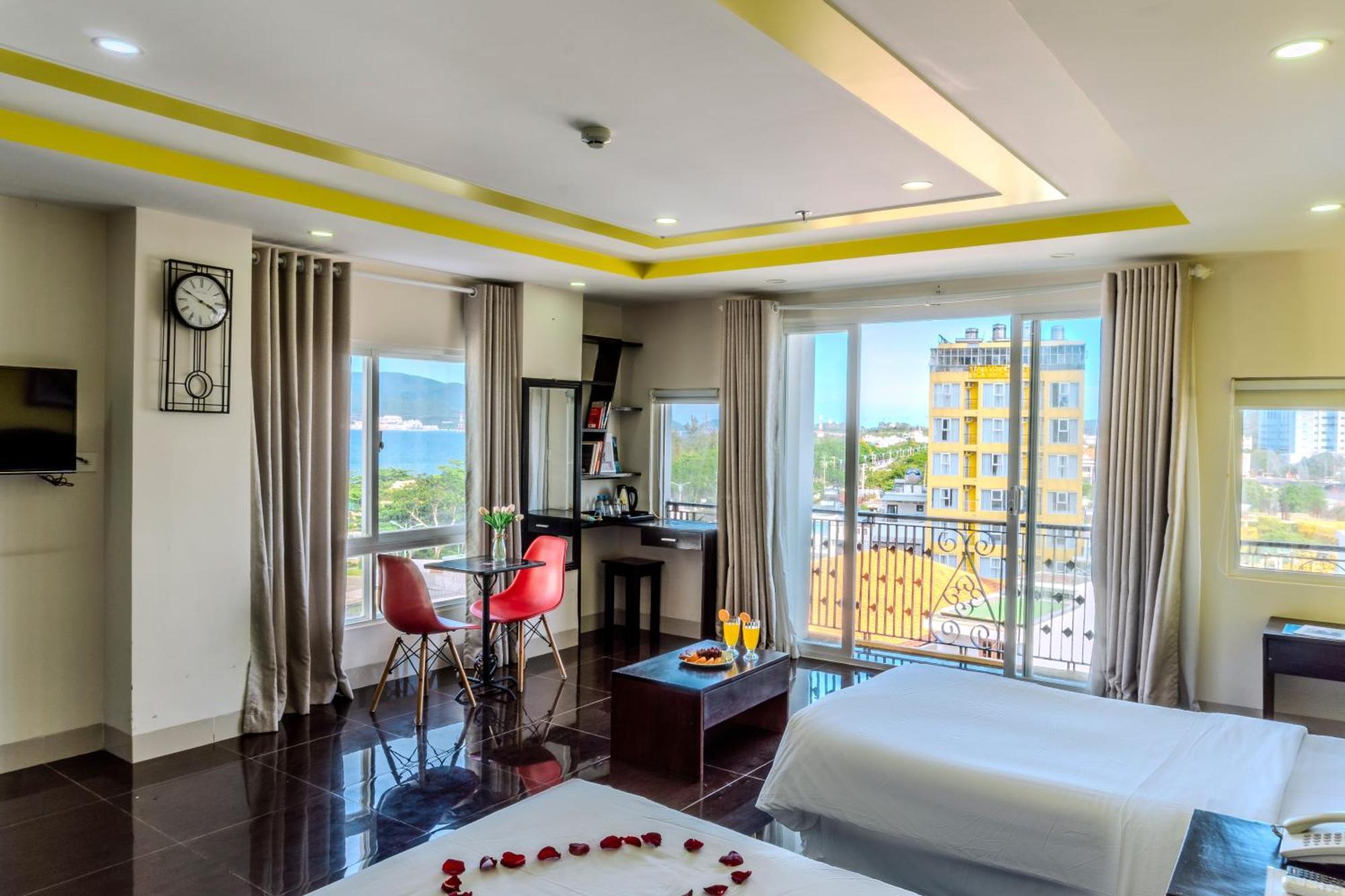 Melyna Hotel Nha Trang Beach Esterno foto